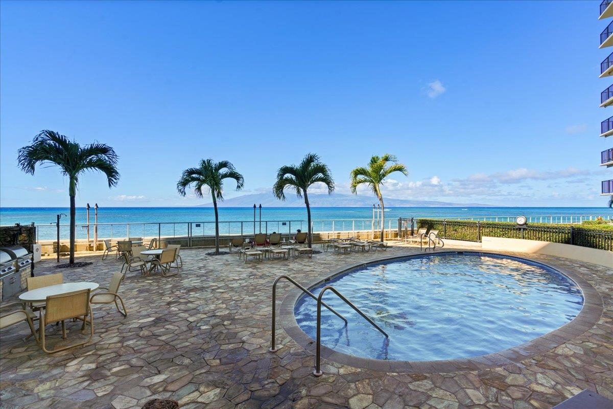 Hololani condo # B-401, Lahaina, Hawaii - photo 39 of 42