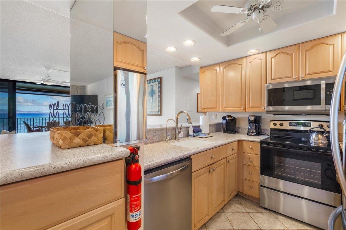 Hololani condo # B503, Lahaina, Hawaii - photo 5 of 29