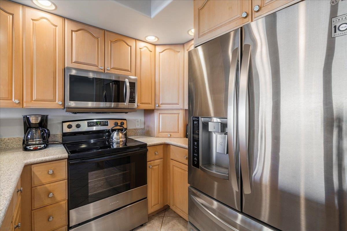 Hololani condo # B503, Lahaina, Hawaii - photo 6 of 29