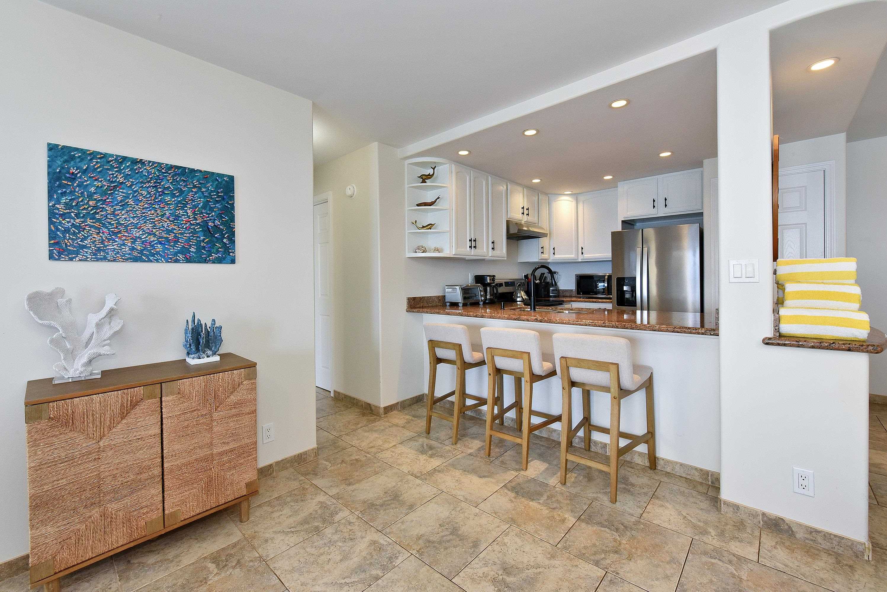 Hololani condo # B801, Lahaina, Hawaii - photo 7 of 32
