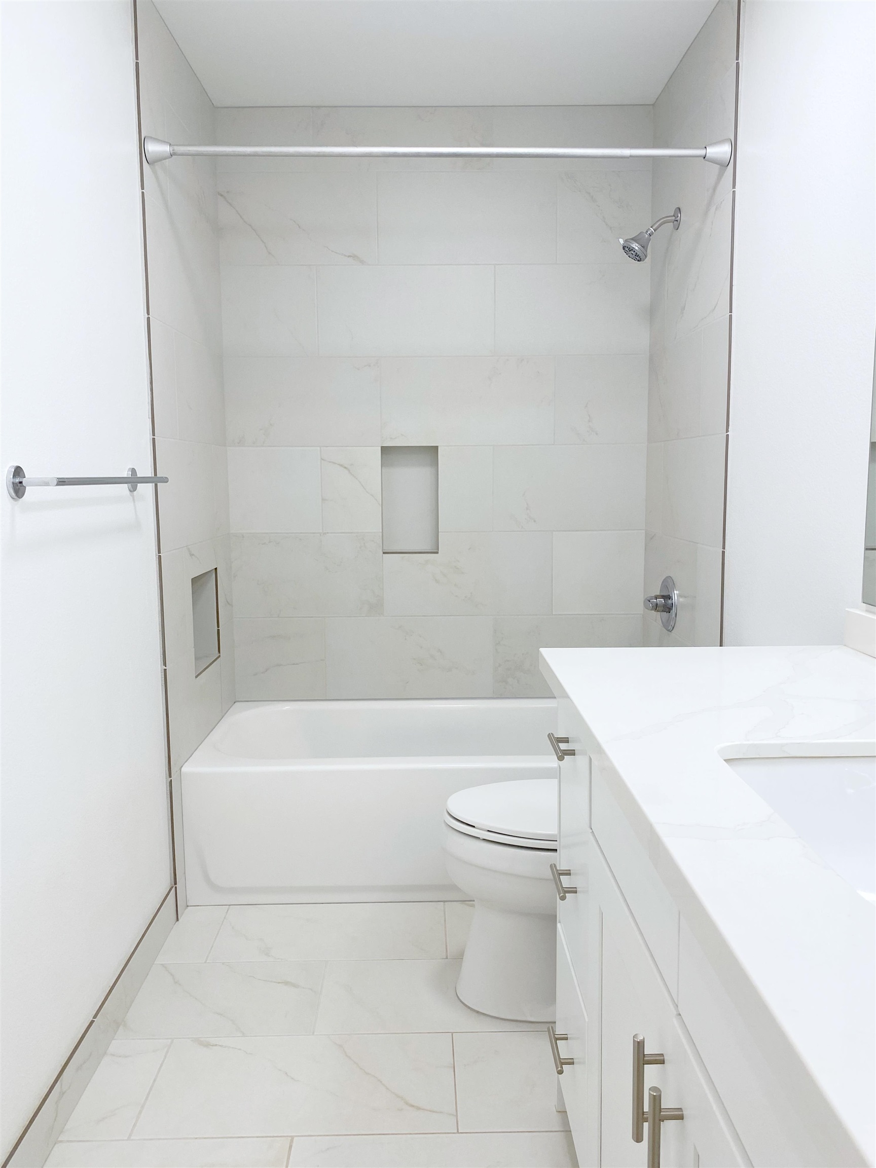 442  Kenolio Rd , Kihei home - photo 10 of 30