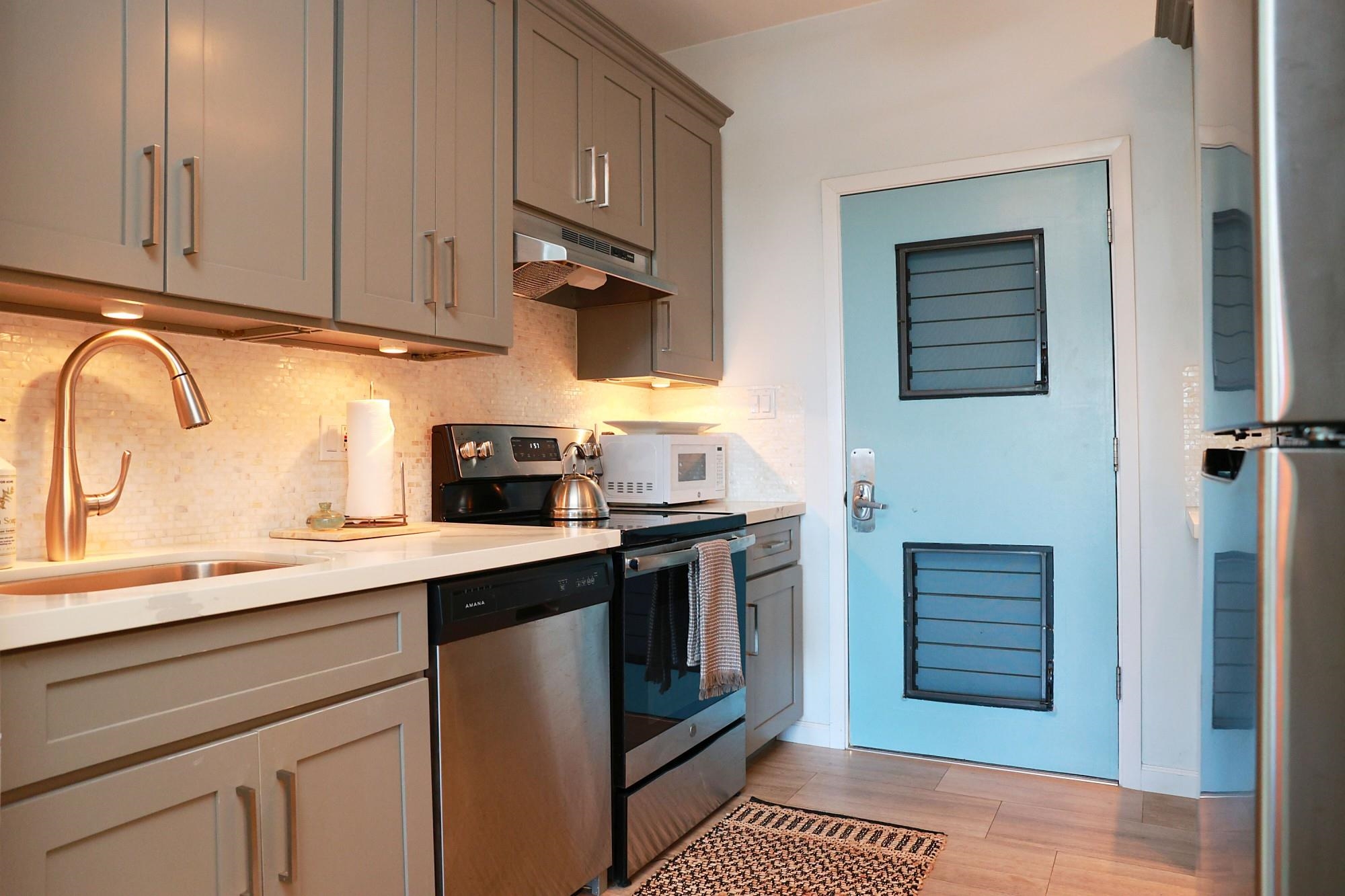 Pohailani Maui condo # 205, Lahaina, Hawaii - photo 3 of 26