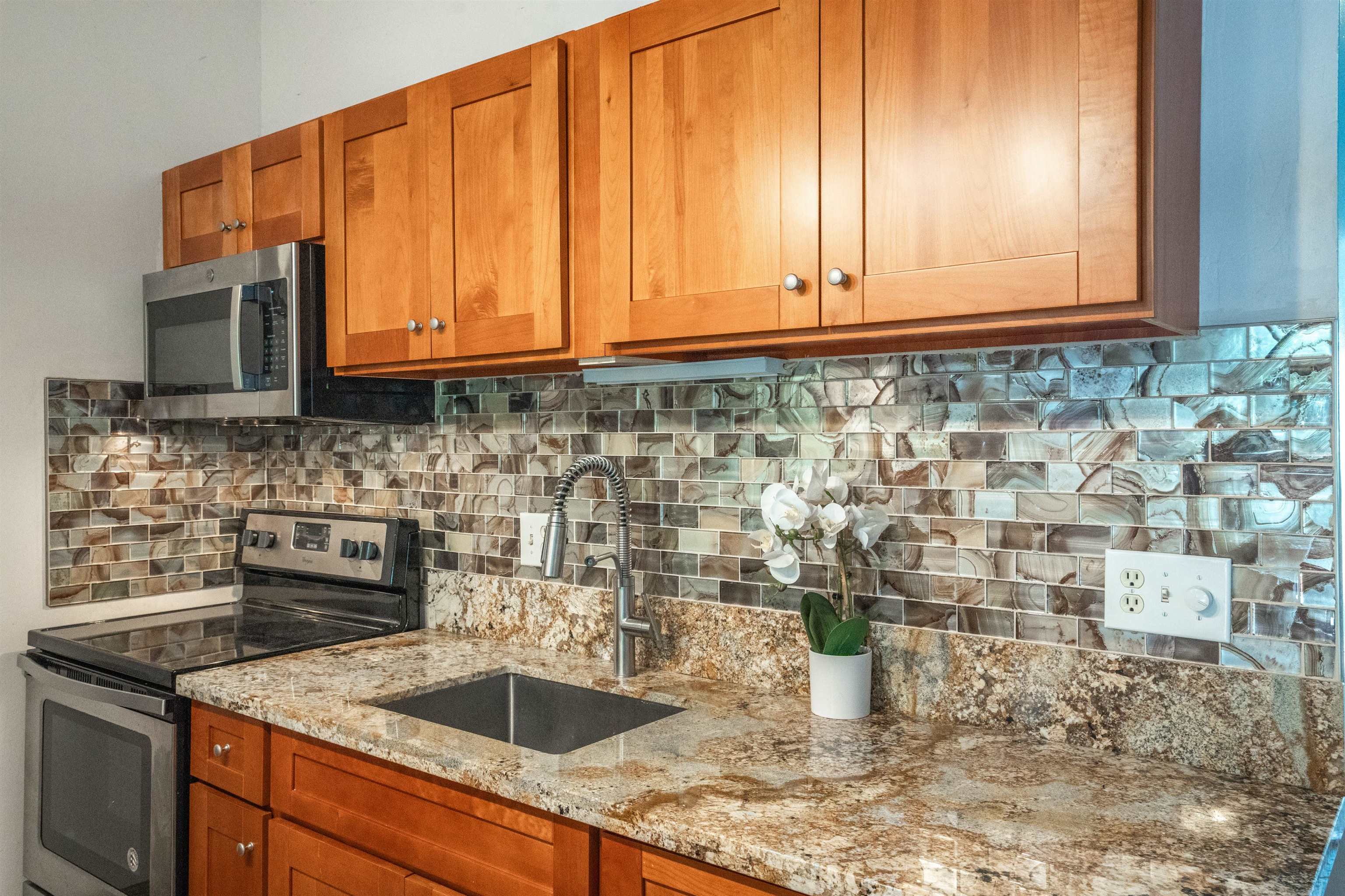 Pohailani Maui condo # 221, Lahaina, Hawaii - photo 6 of 30