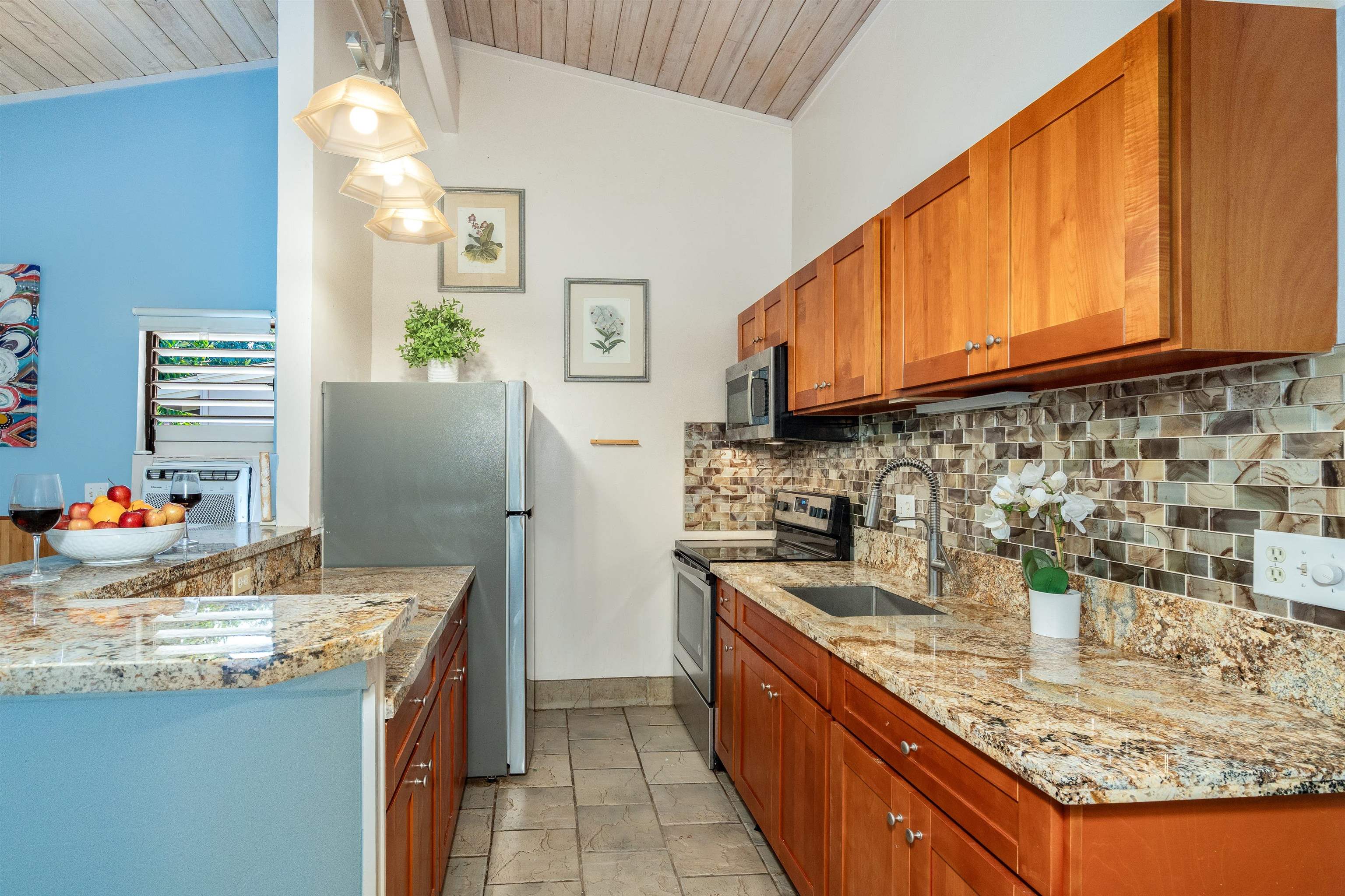 Pohailani Maui condo # 221, Lahaina, Hawaii - photo 7 of 30