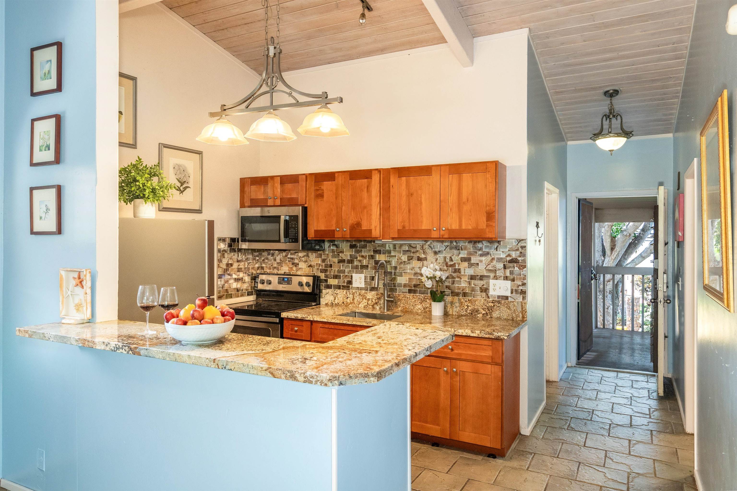 Pohailani Maui condo # 221, Lahaina, Hawaii - photo 9 of 30