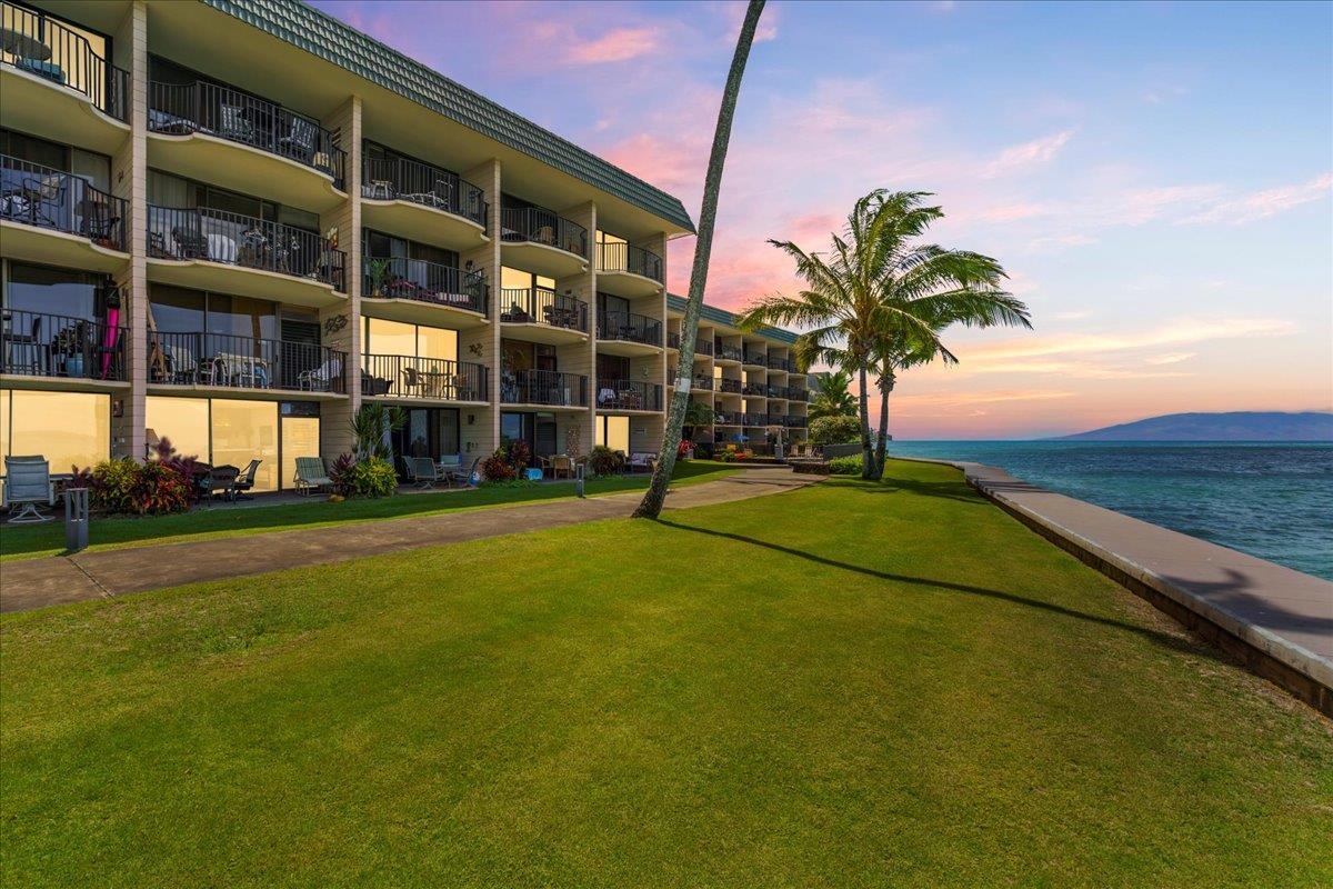 Kahana Reef condo # 112, Lahaina, Hawaii - photo 2 of 28