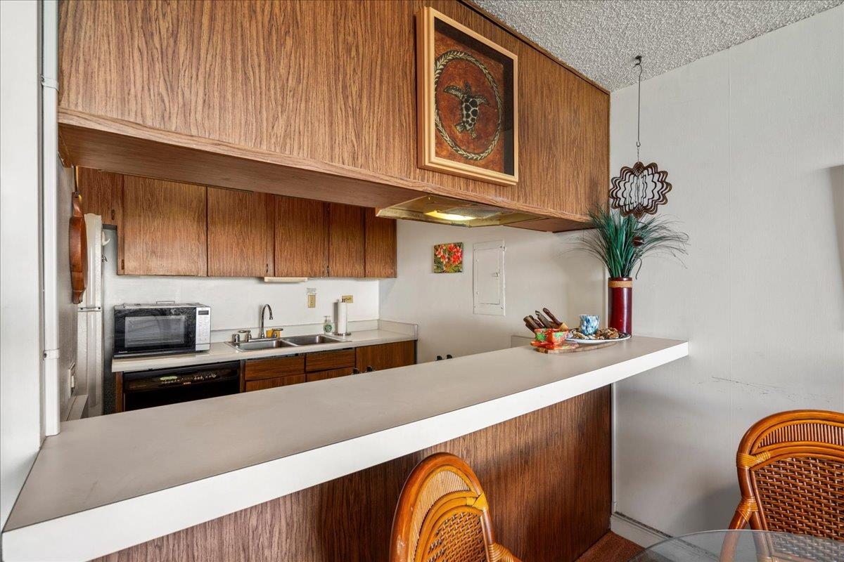 Kahana Reef condo # 112, Lahaina, Hawaii - photo 16 of 28