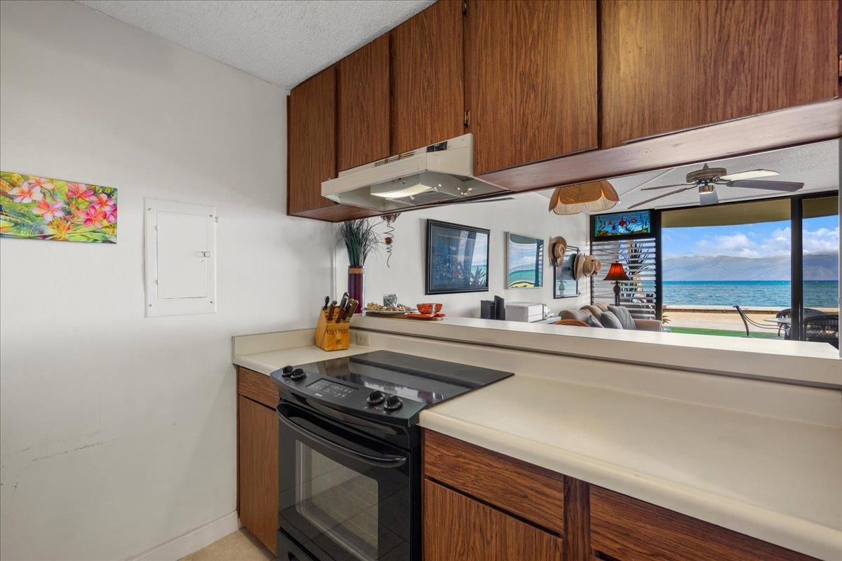 Kahana Reef condo # 112, Lahaina, Hawaii - photo 10 of 28