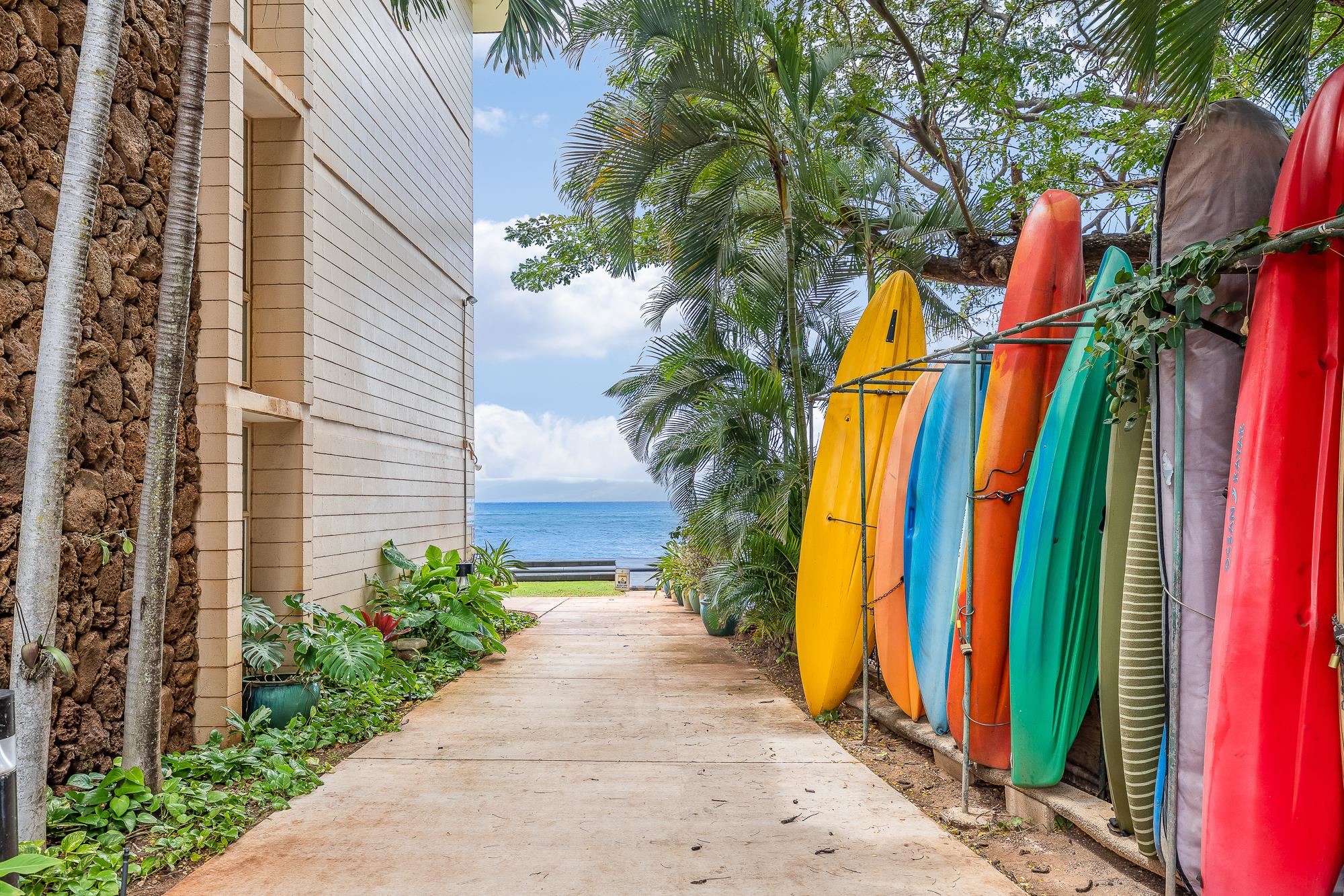 Kahana Reef condo # 118, Lahaina, Hawaii - photo 35 of 41