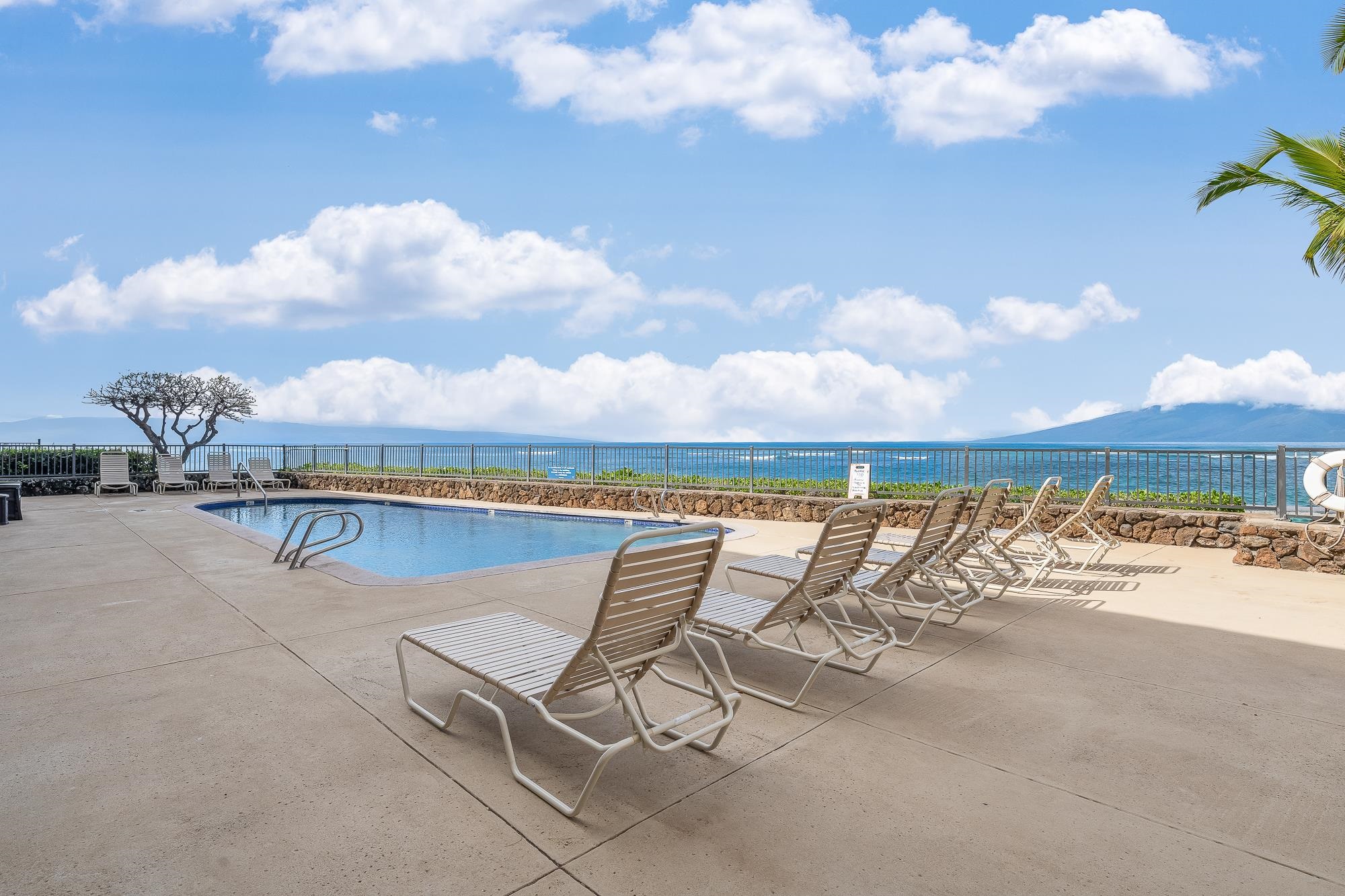 Kahana Reef condo # 118, Lahaina, Hawaii - photo 37 of 41