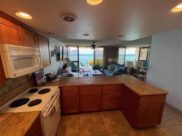 Kahana Reef condo # 202, Lahaina, Hawaii - photo 7 of 28