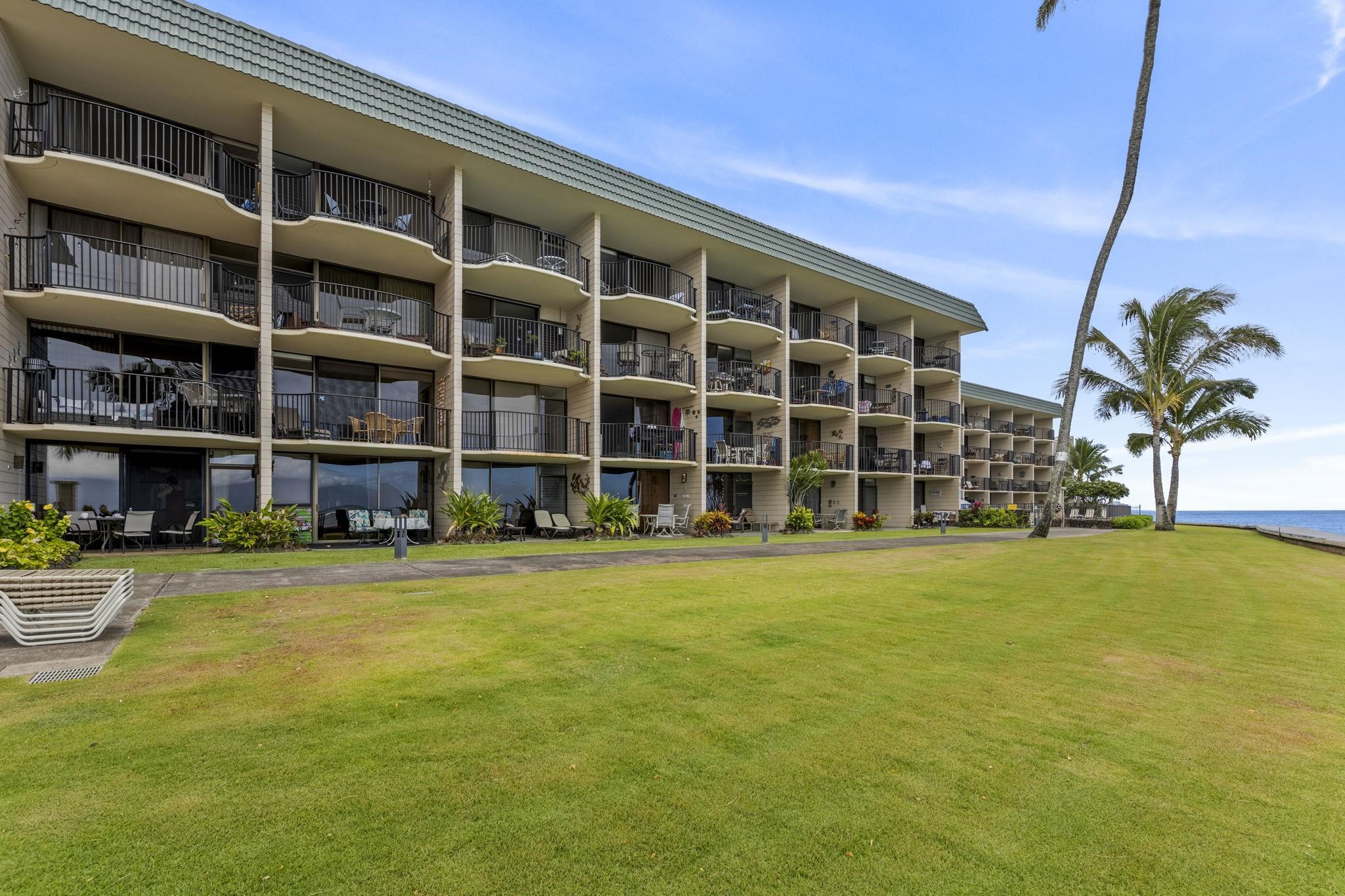 Kahana Reef condo # 214, Lahaina, Hawaii - photo 31 of 37