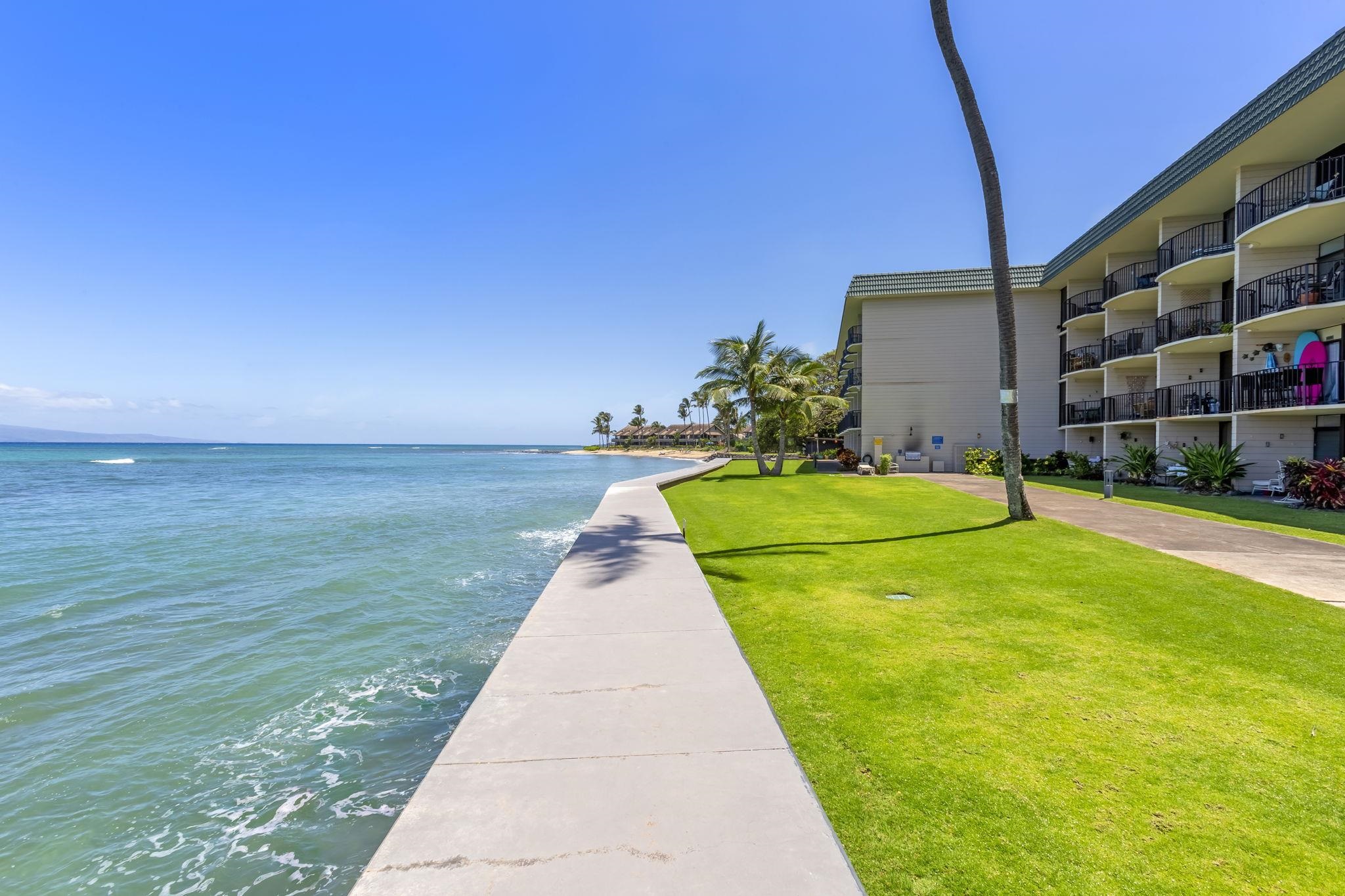 Kahana Reef condo # 214, Lahaina, Hawaii - photo 32 of 34