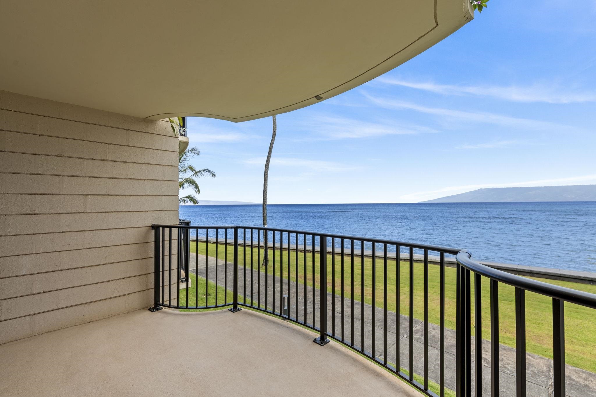 Kahana Reef condo # 214, Lahaina, Hawaii - photo 23 of 38