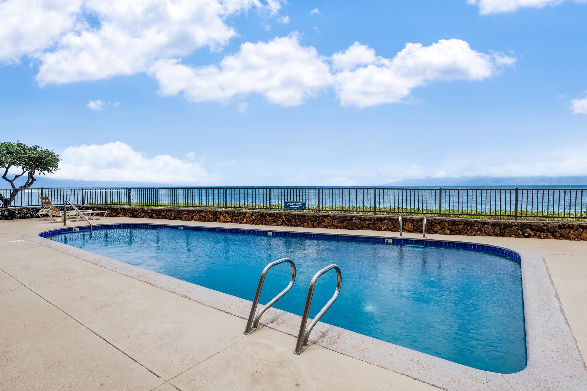 Kahana Reef condo # 221, Lahaina, Hawaii - photo 31 of 35