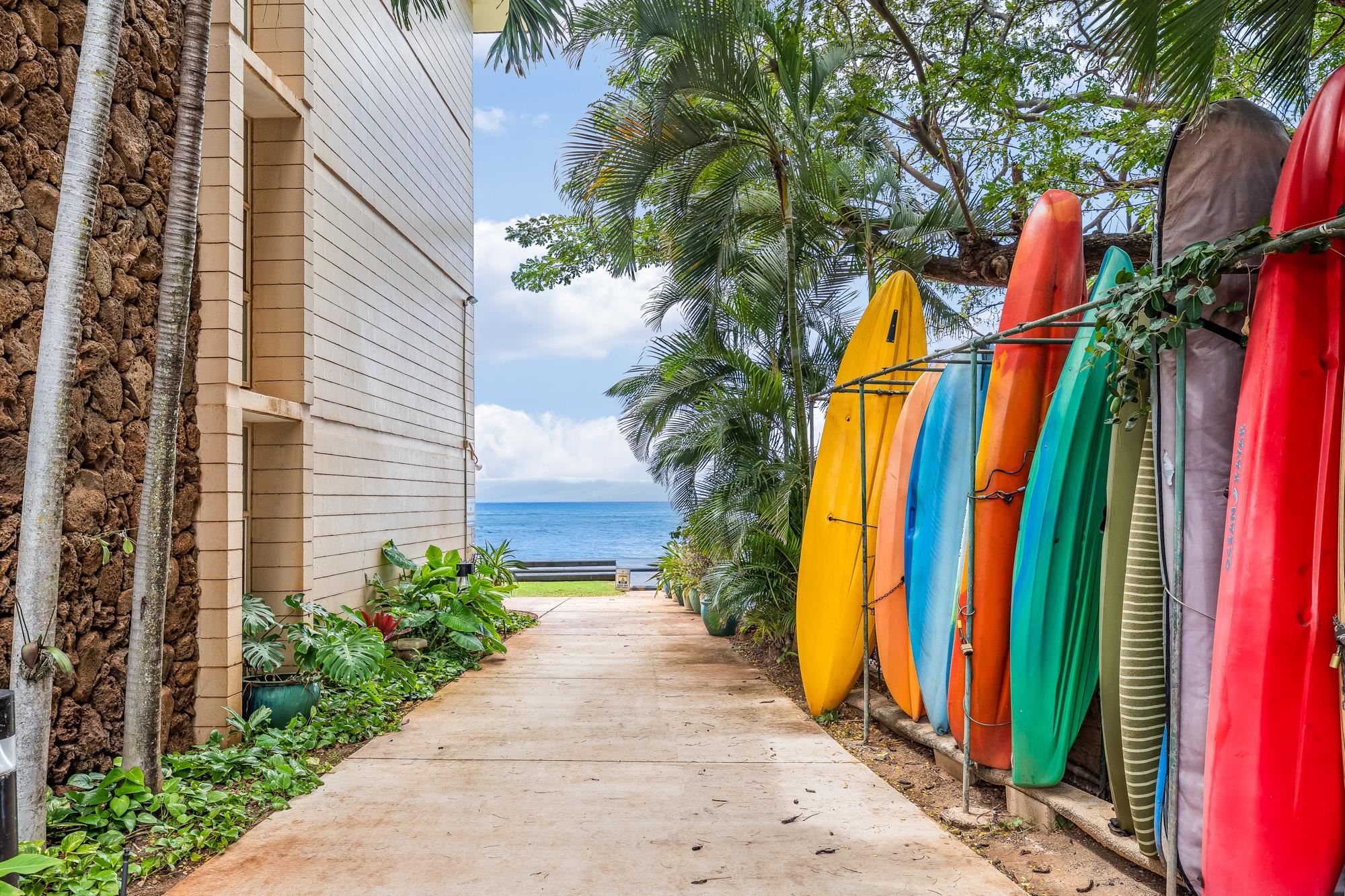 Kahana Reef condo # 221, Lahaina, Hawaii - photo 34 of 35
