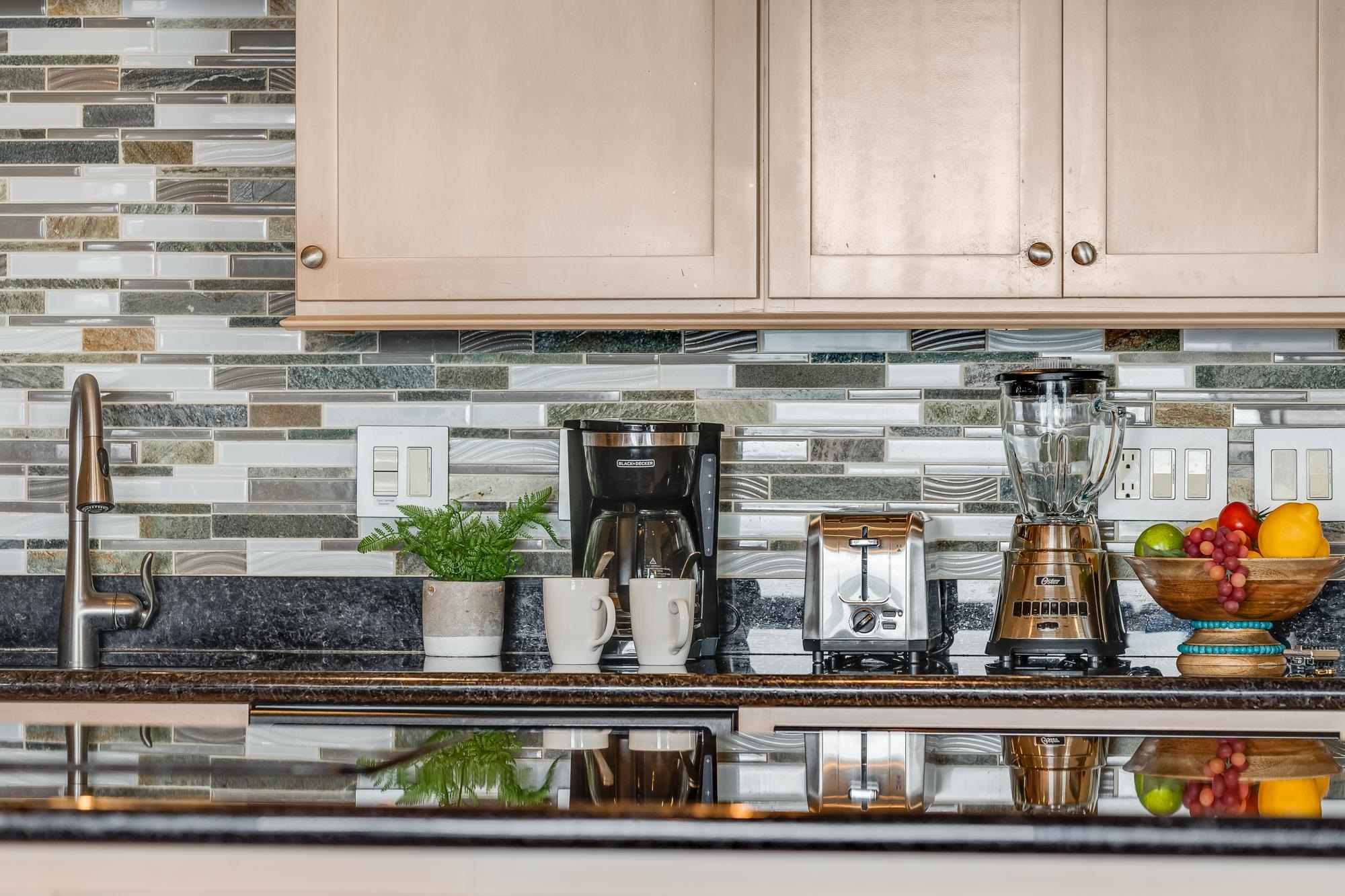 Kahana Reef condo # 221, Lahaina, Hawaii - photo 6 of 35