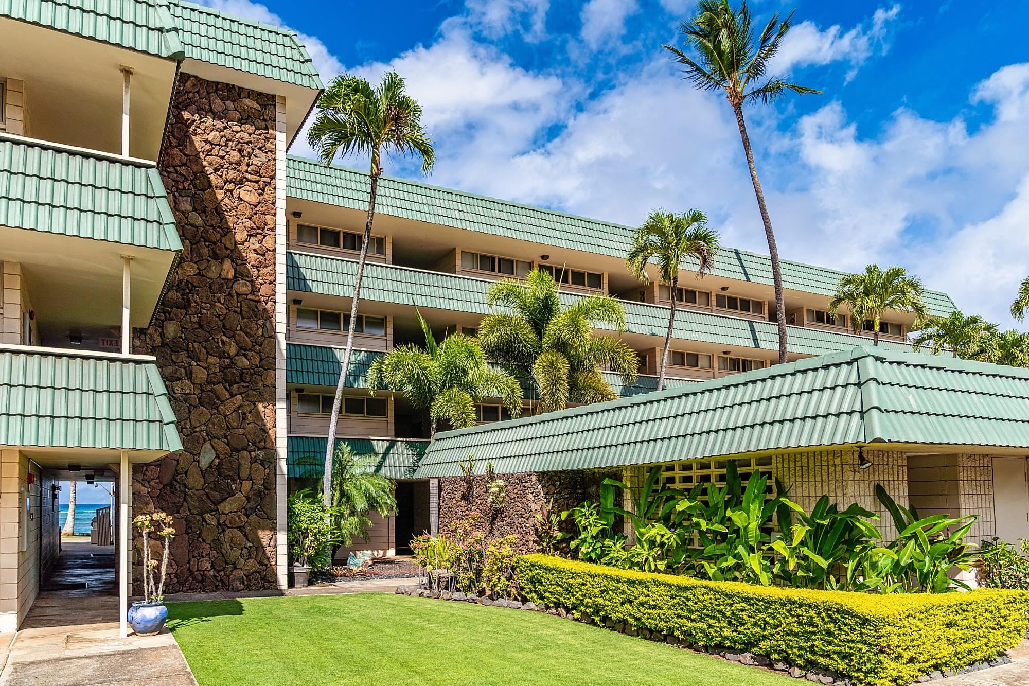 Kahana Reef condo # 322, Lahaina, Hawaii - photo 28 of 30
