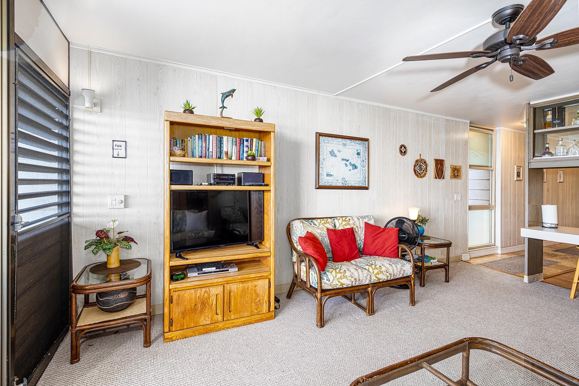 Kahana Reef condo # 322, Lahaina, Hawaii - photo 4 of 30