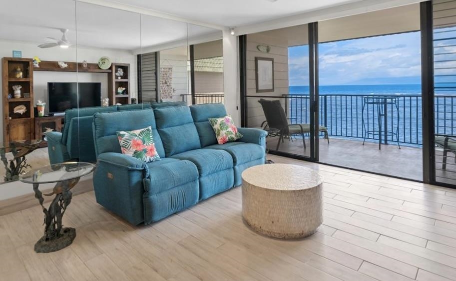 Kahana Reef condo # 407, Lahaina, Hawaii - photo 2 of 32