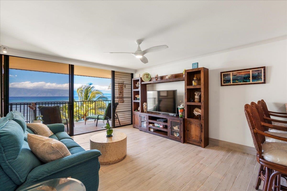 Kahana Reef condo # 407, Lahaina, Hawaii - photo 17 of 34