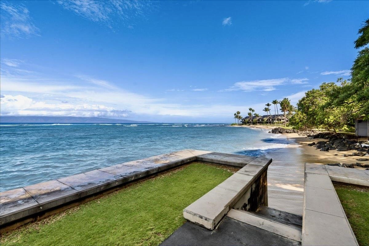 Kahana Reef condo # 407, Lahaina, Hawaii - photo 19 of 34