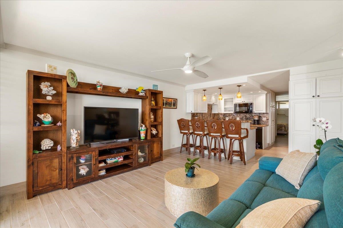 Kahana Reef condo # 407, Lahaina, Hawaii - photo 21 of 34