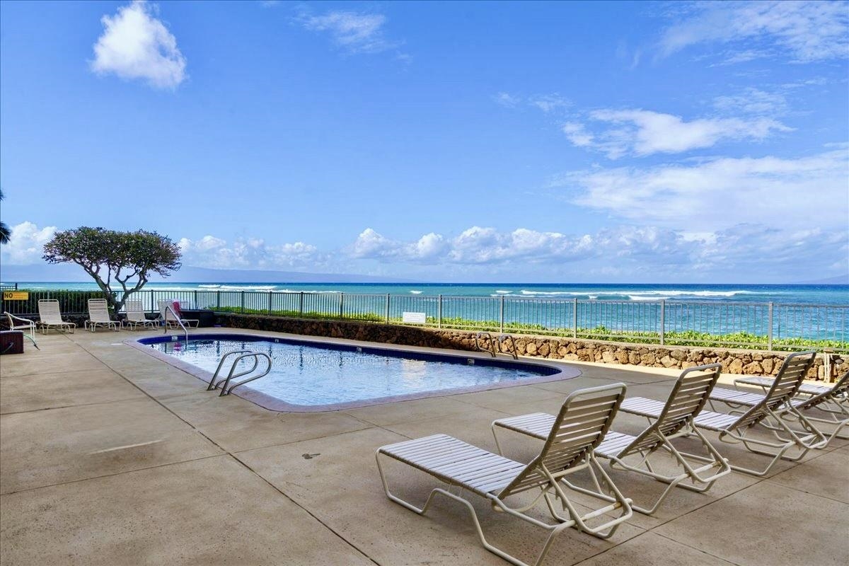 Kahana Reef condo # 407, Lahaina, Hawaii - photo 26 of 32