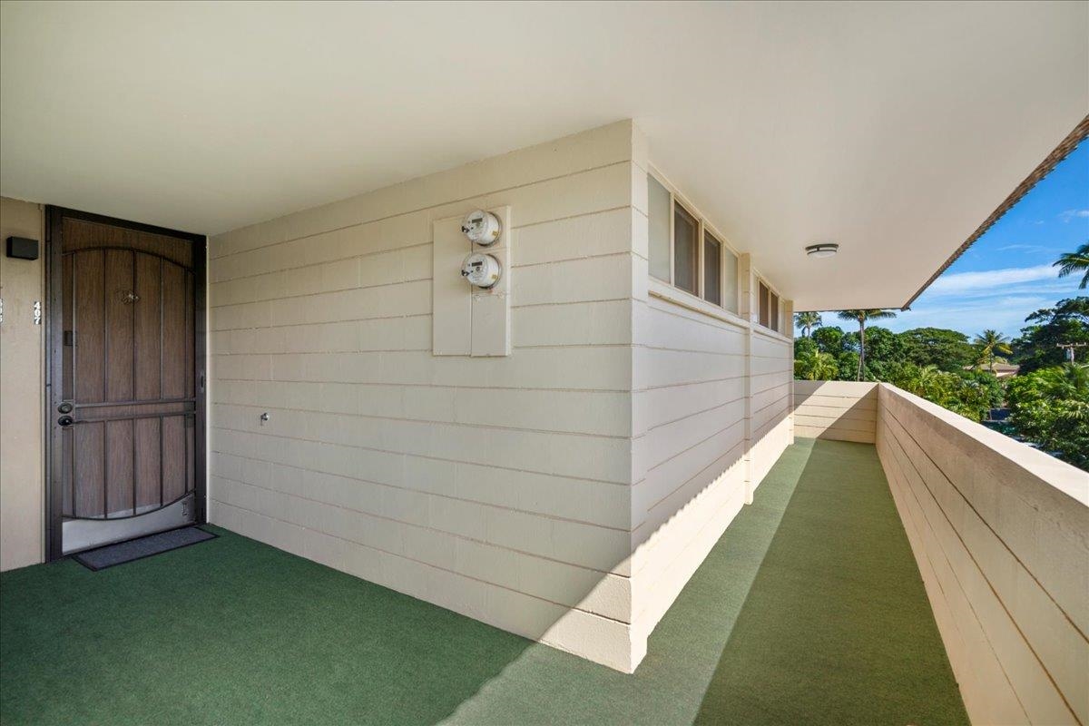 Kahana Reef condo # 407, Lahaina, Hawaii - photo 28 of 34