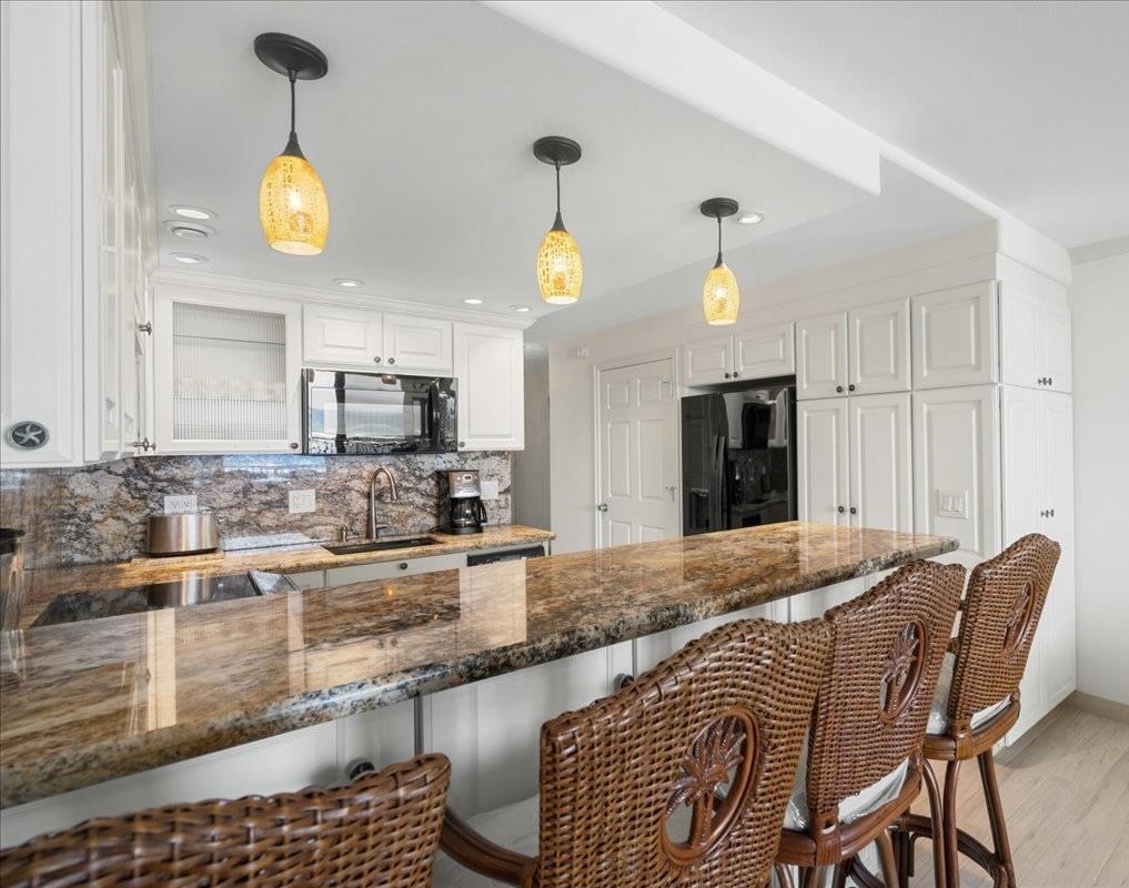 Kahana Reef condo # 407, Lahaina, Hawaii - photo 4 of 32