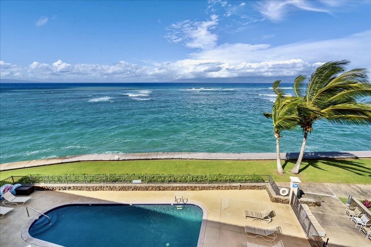 Kahana Reef condo # 407, Lahaina, Hawaii - photo 8 of 32