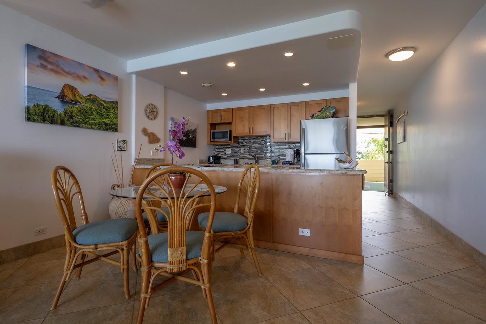 Kahana Reef condo # 415, Lahaina, Hawaii - photo 12 of 32