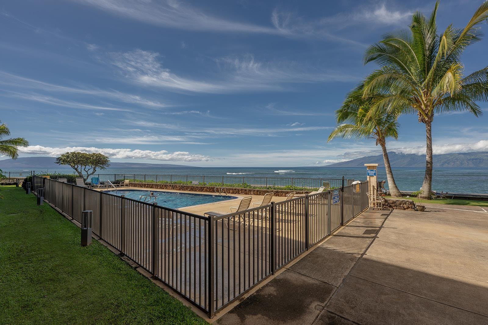 Kahana Reef condo # 415, Lahaina, Hawaii - photo 29 of 32