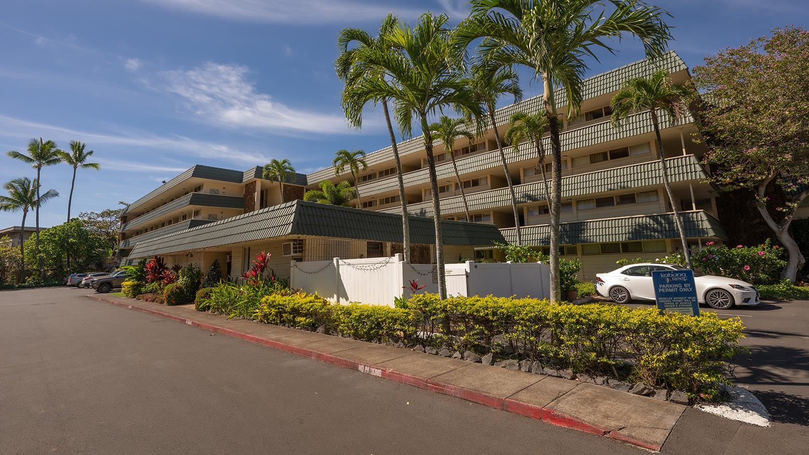 Kahana Reef condo # 415, Lahaina, Hawaii - photo 31 of 32