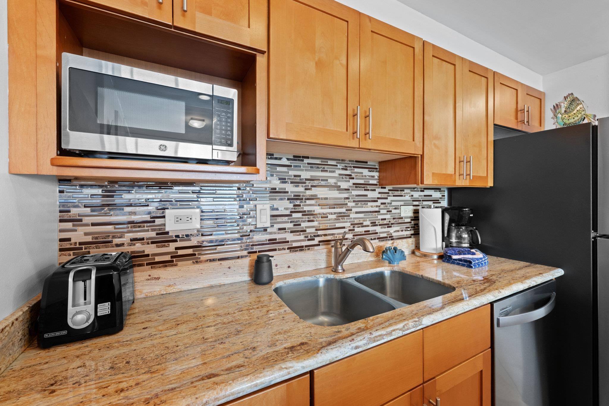 Kahana Reef condo # 415, Lahaina, Hawaii - photo 17 of 44