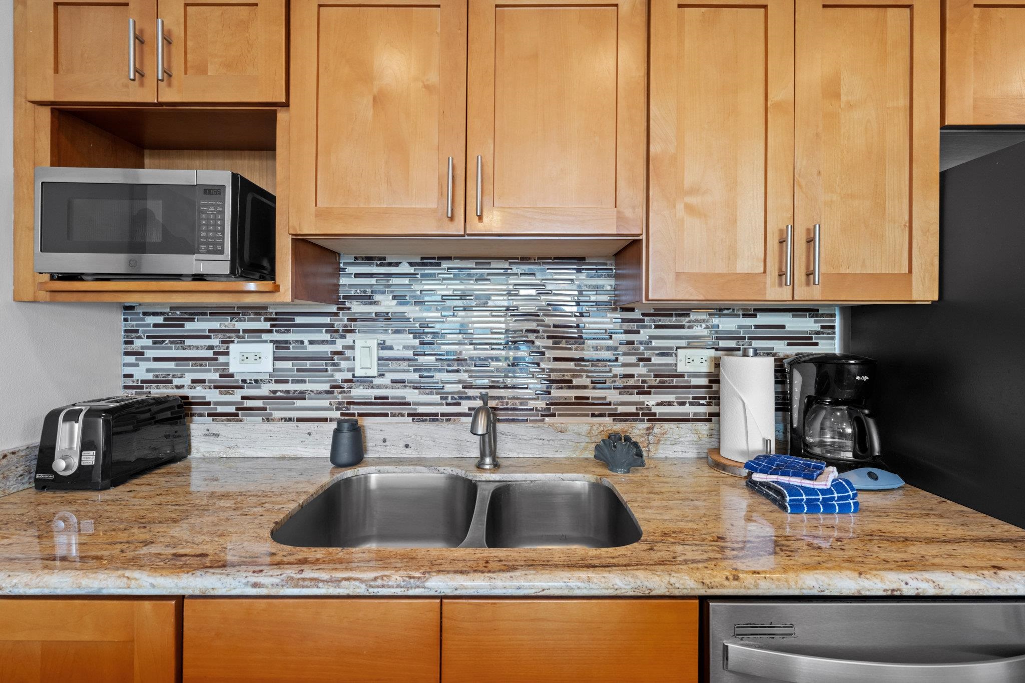 Kahana Reef condo # 415, Lahaina, Hawaii - photo 18 of 44