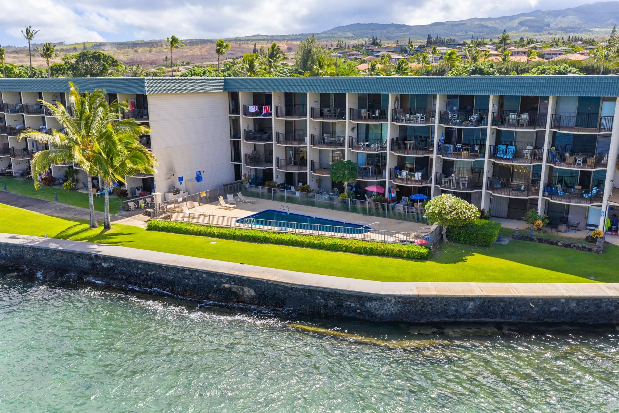 Kahana Reef condo # 415, Lahaina, Hawaii - photo 4 of 44