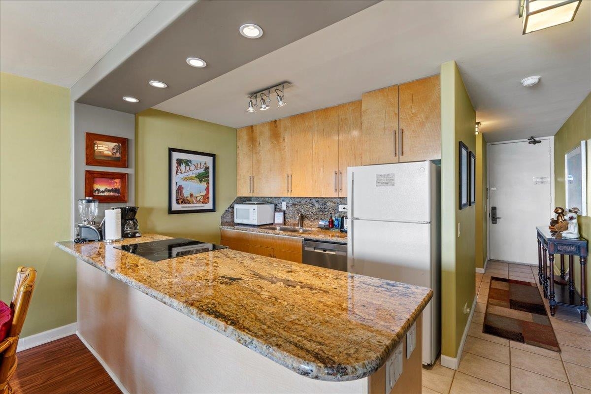 Kahana Reef condo # 419, Lahaina, Hawaii - photo 11 of 41