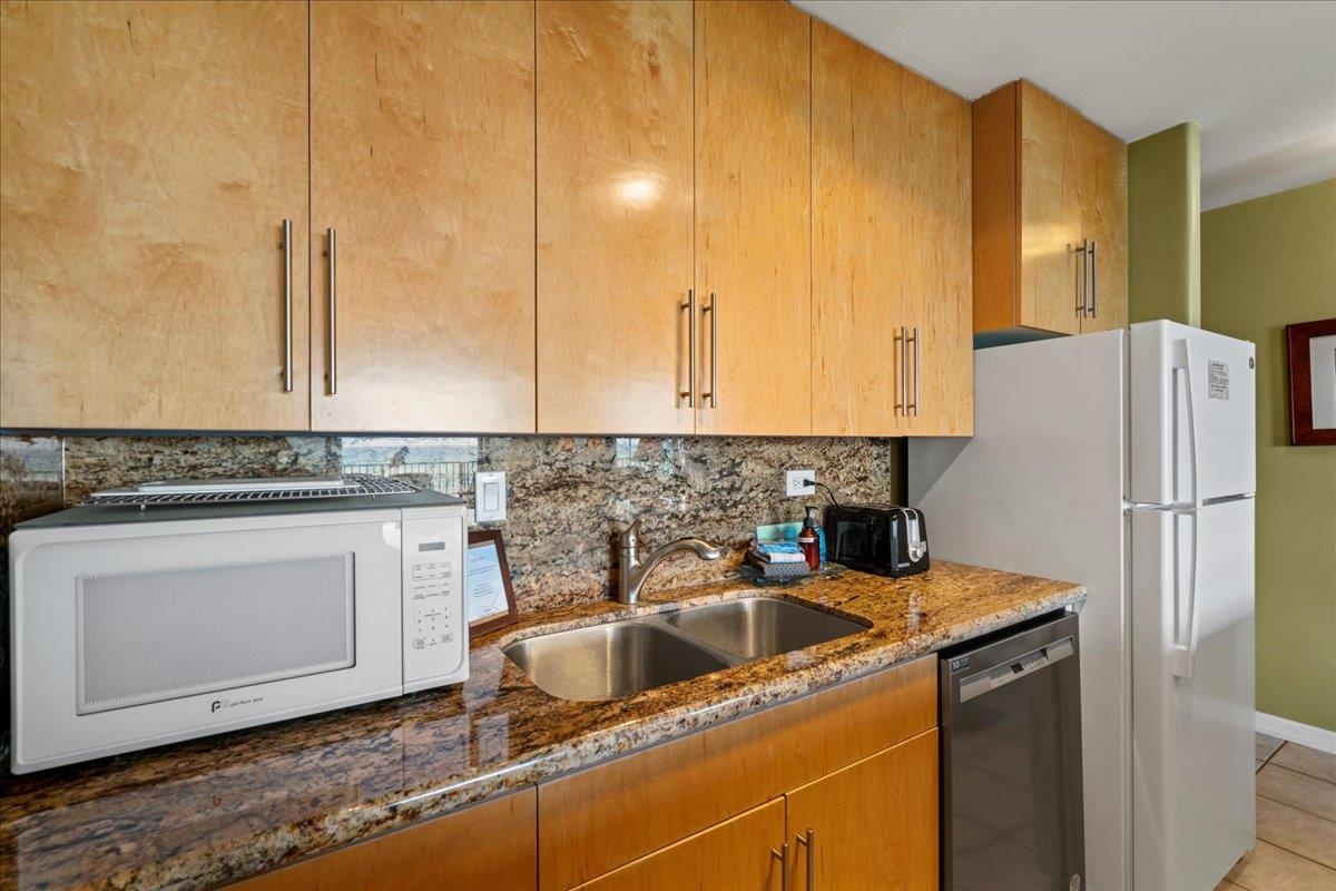 Kahana Reef condo # 419, Lahaina, Hawaii - photo 14 of 41