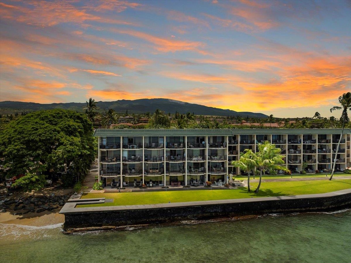 Kahana Reef condo # 419, Lahaina, Hawaii - photo 30 of 41