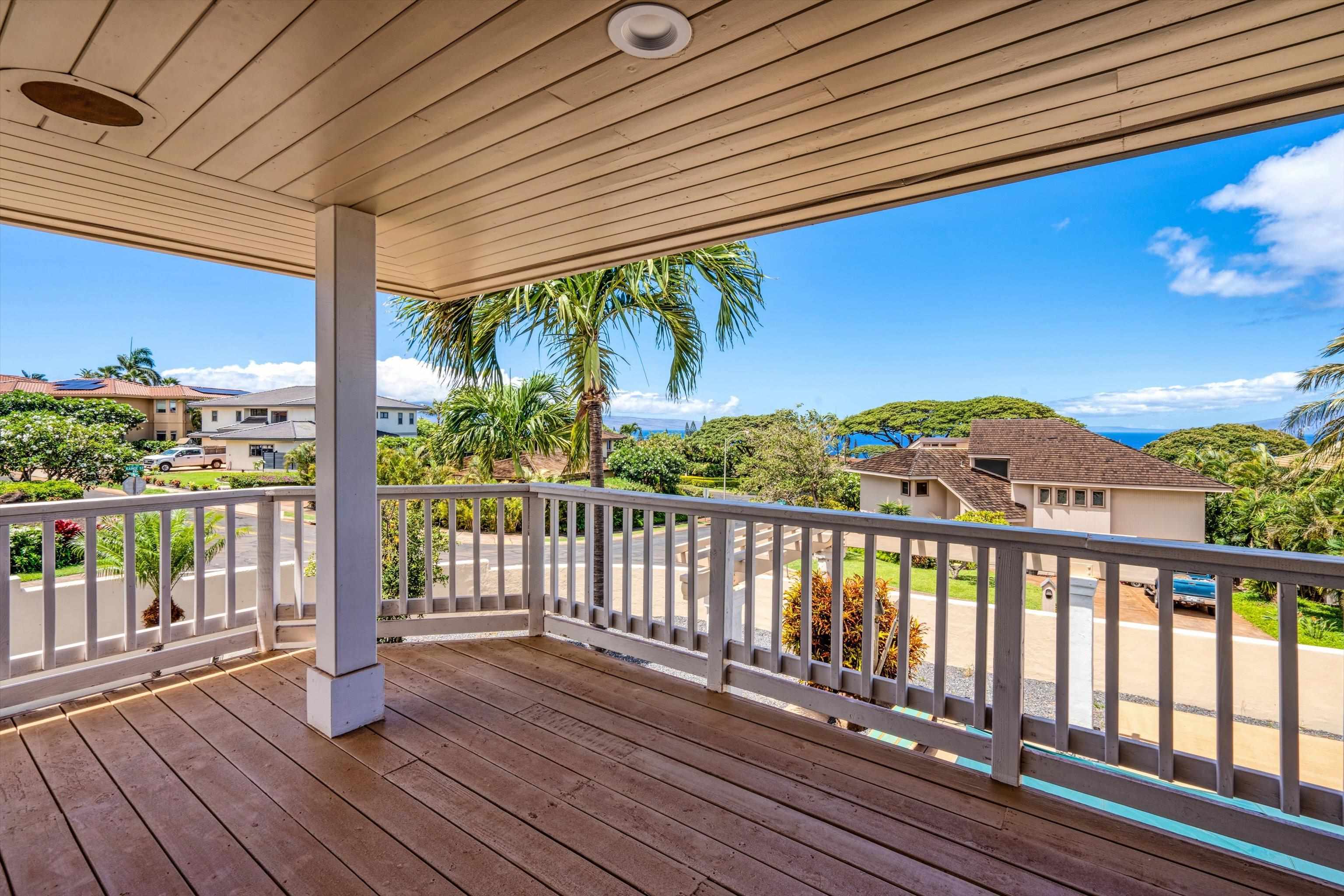 45  Iwa Pl , Lahaina home - photo 3 of 50