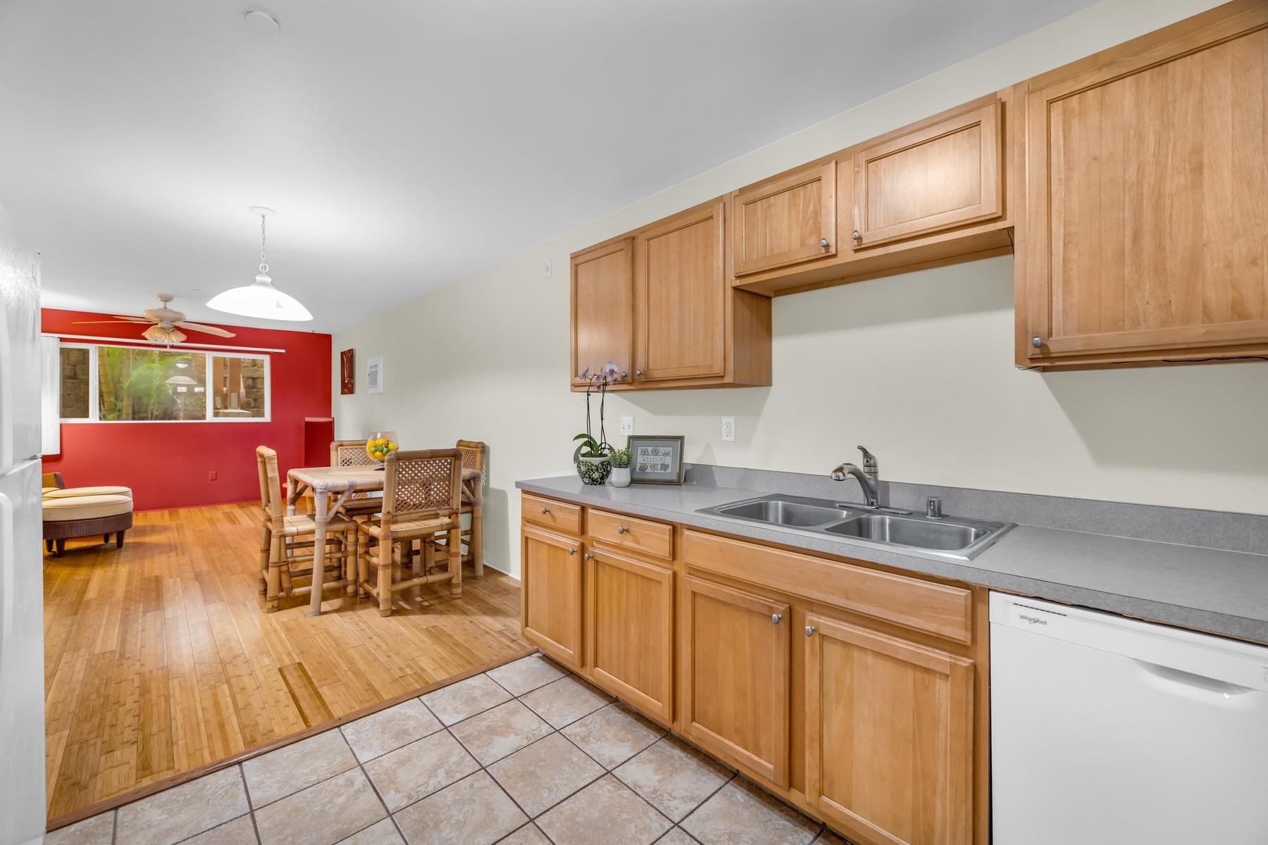 Villas at Kahana Ridge condo # 814, Lahaina, Hawaii - photo 14 of 19