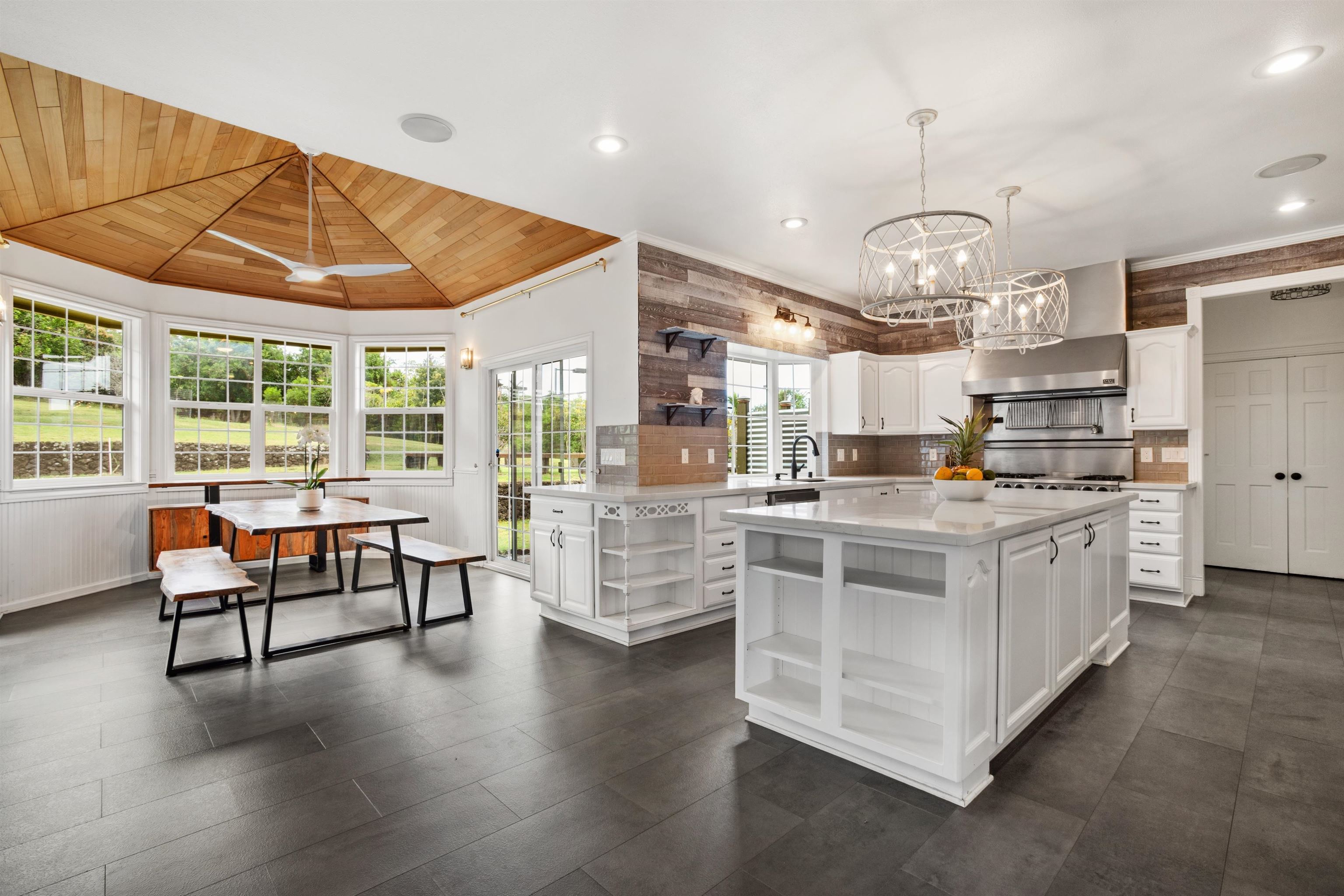 450  Hoopalua Dr Kula 200, Pukalani home - photo 2 of 43