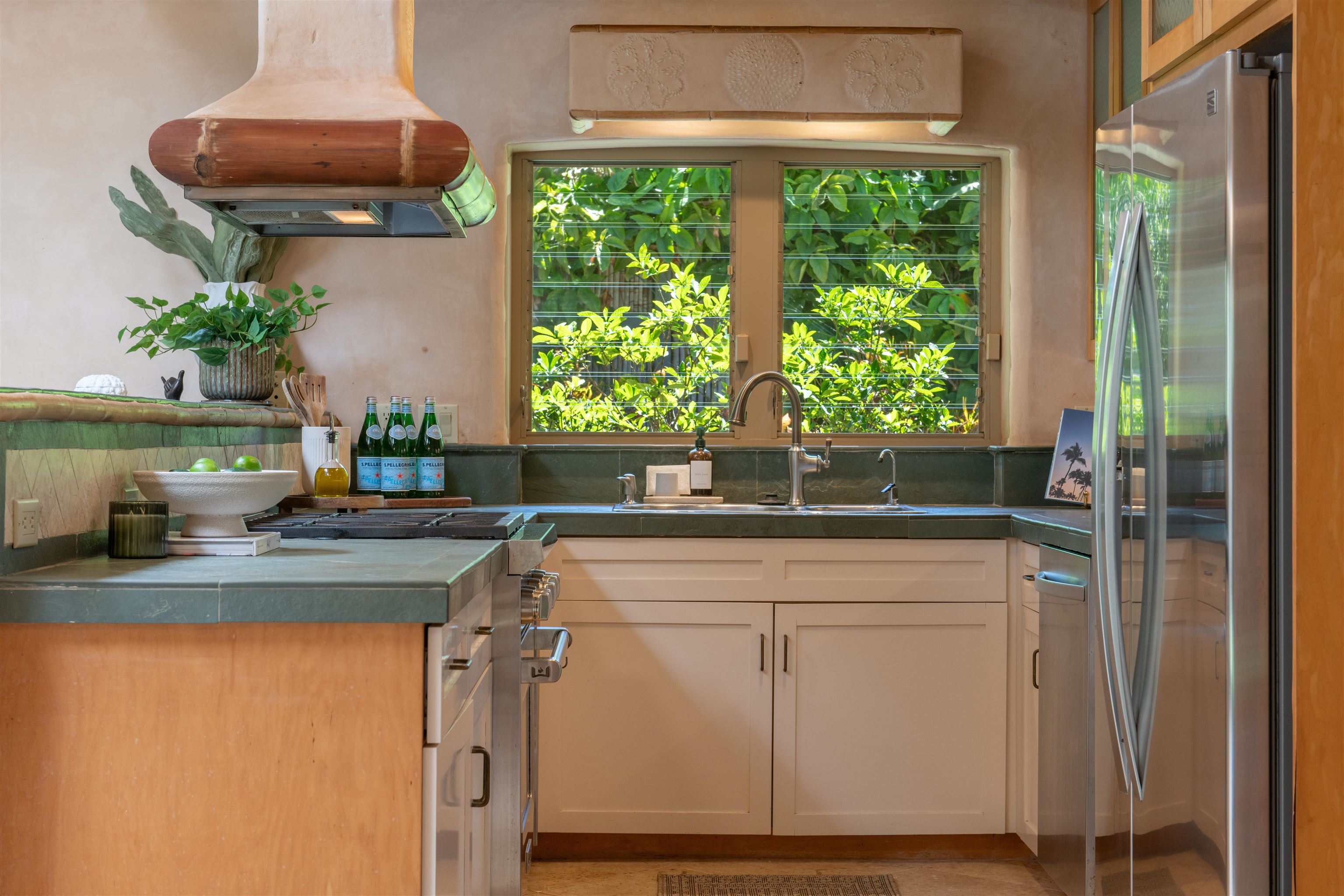 450  Laulea Pl Spreckelsville, Spreckelsville/Paia/Kuau home - photo 12 of 48
