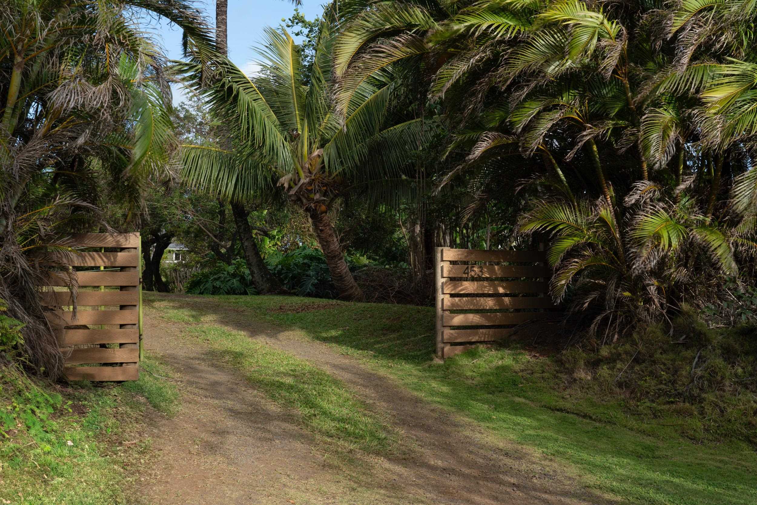 453  N Honokala Rd Honokala, Haiku home - photo 2 of 33