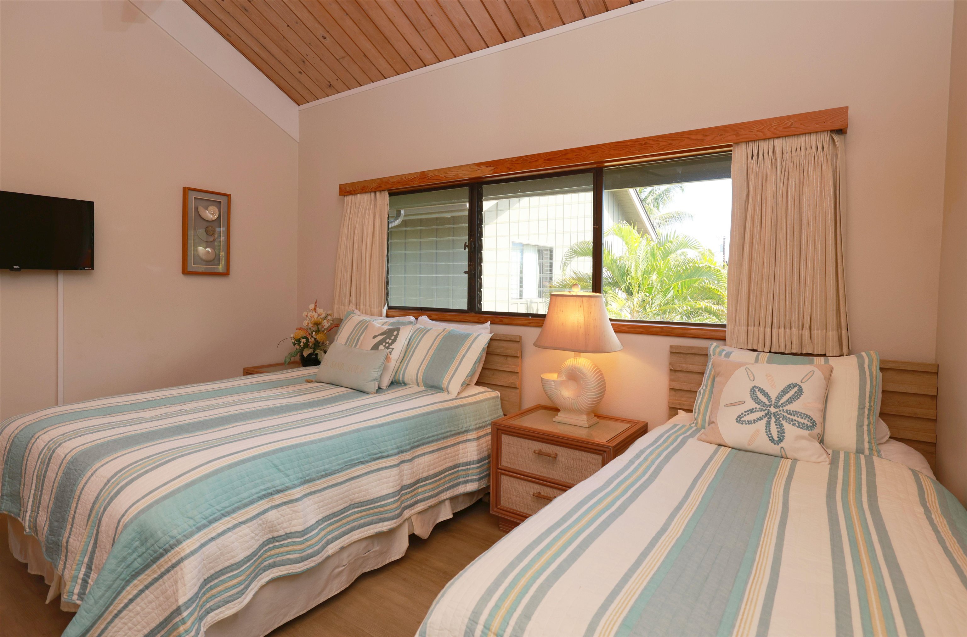 Kahana Village condo # 3B2 17, Lahaina, Hawaii - photo 8 of 45