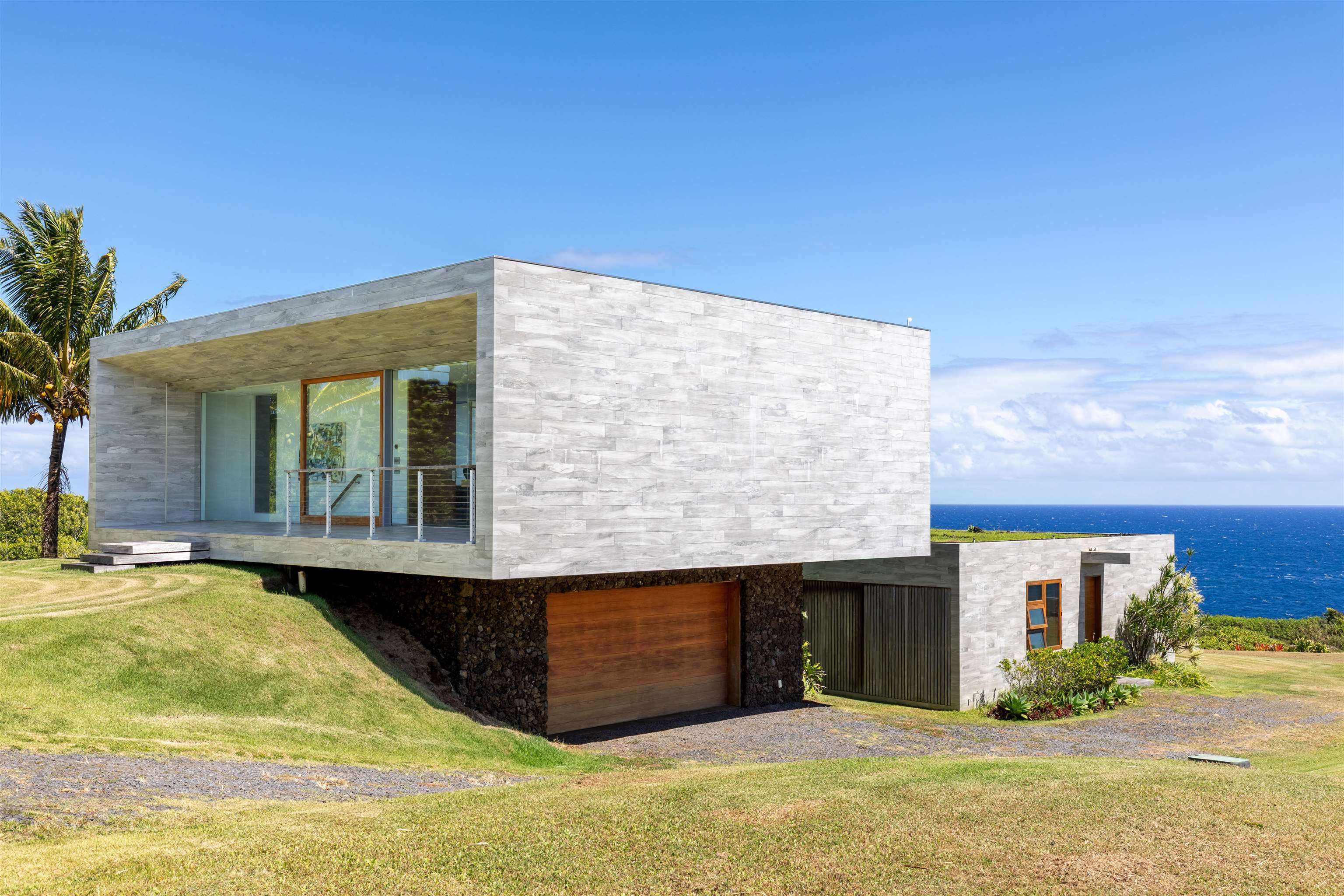 454  Hoolawa Rd Hoolawa Point, Haiku home - photo 4 of 43