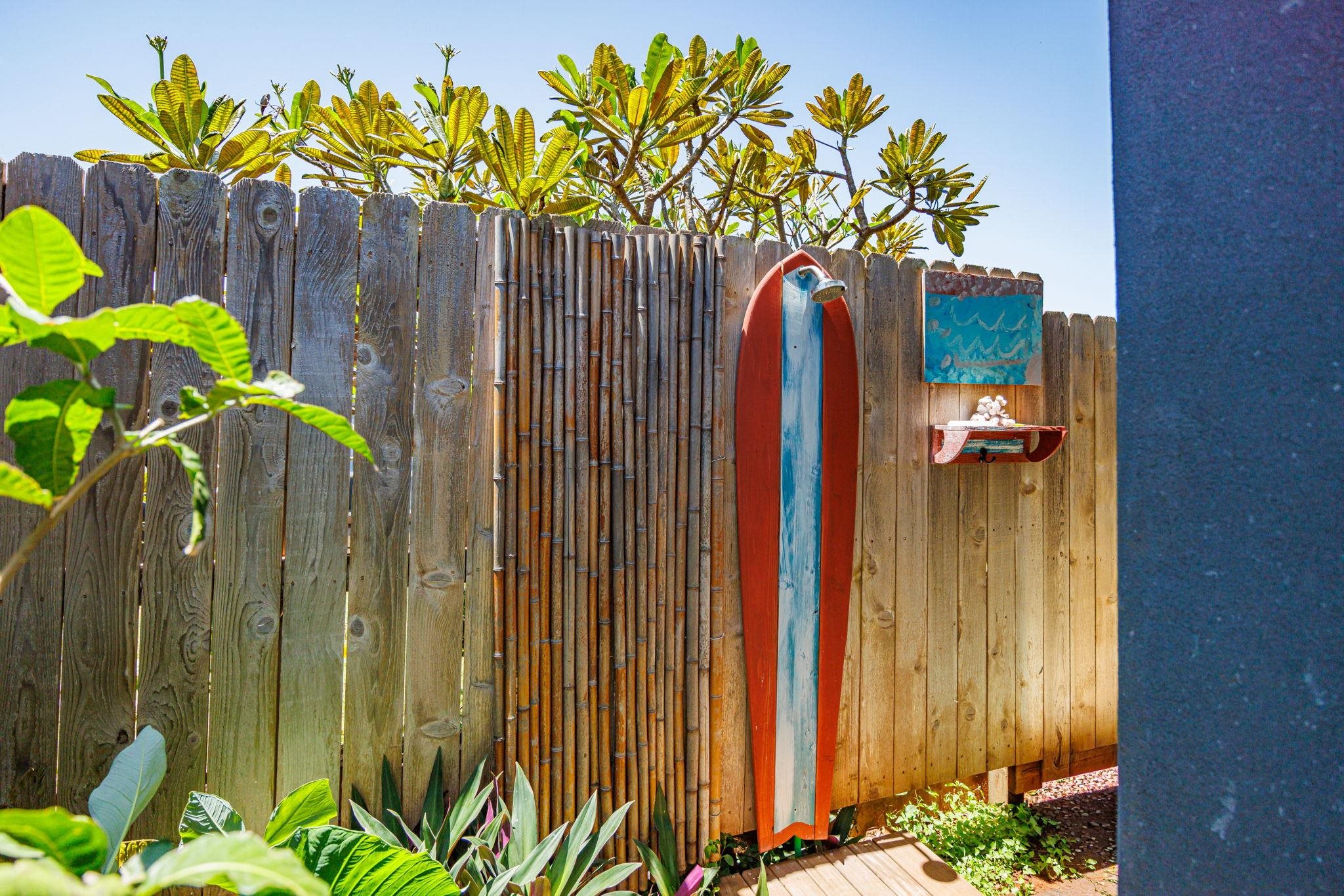46  Puakou Pl Upper Paia, Spreckelsville/Paia/Kuau home - photo 2 of 50