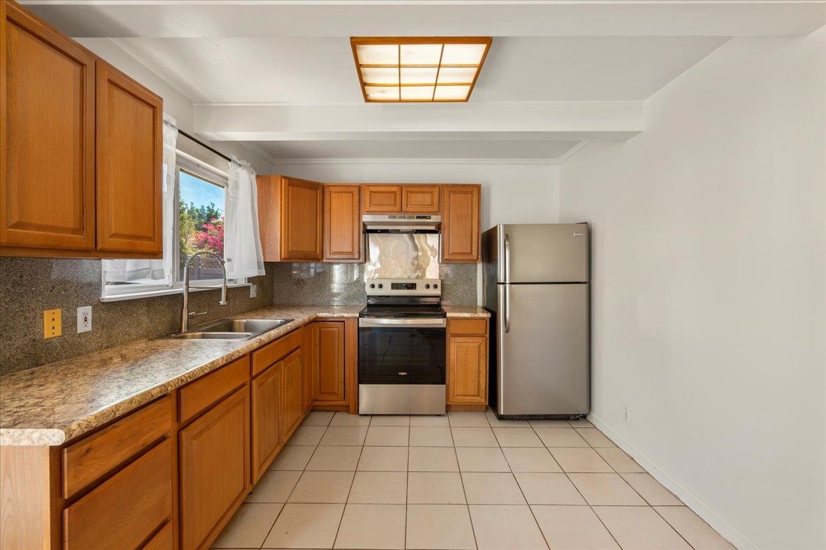 460  Kinaole Cir , Kihei home - photo 23 of 42