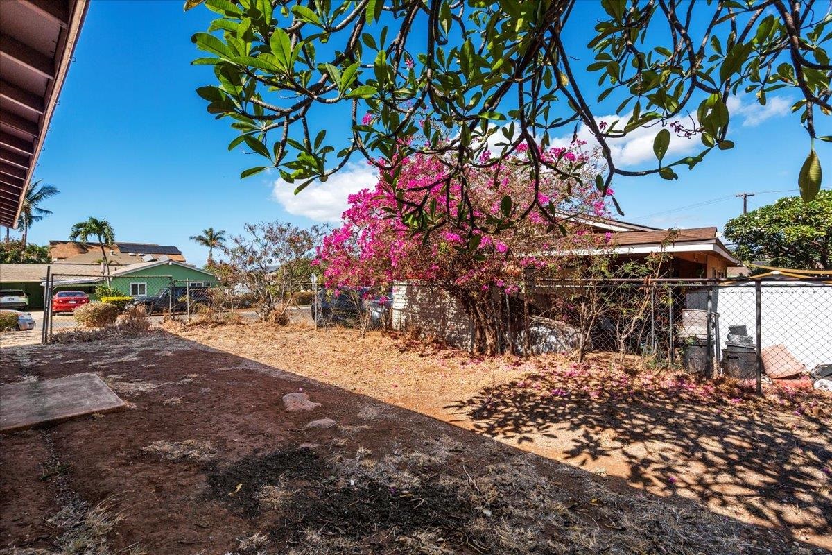 460  Kinaole Cir , Kihei home - photo 4 of 42